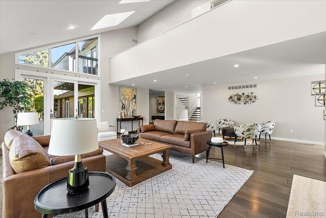 3830 Columbia Drive, Bloomfield Hills, MI 48302