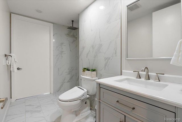 3830 Columbia Drive, Bloomfield Hills, MI 48302