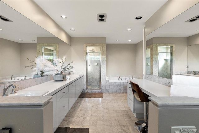 3830 Columbia Drive, Bloomfield Hills, MI 48302