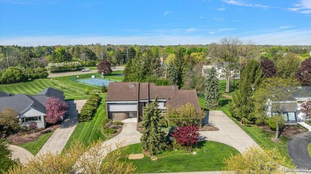 3830 Columbia Drive, Bloomfield Hills, MI 48302