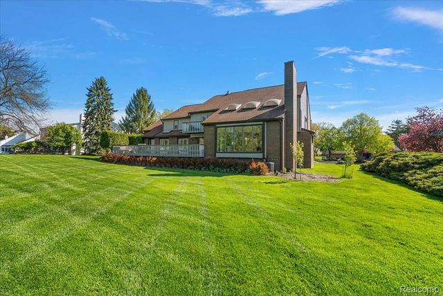 3830 Columbia Drive, Bloomfield Hills, MI 48302