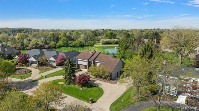 3830 Columbia Drive, Bloomfield Hills, MI 48302