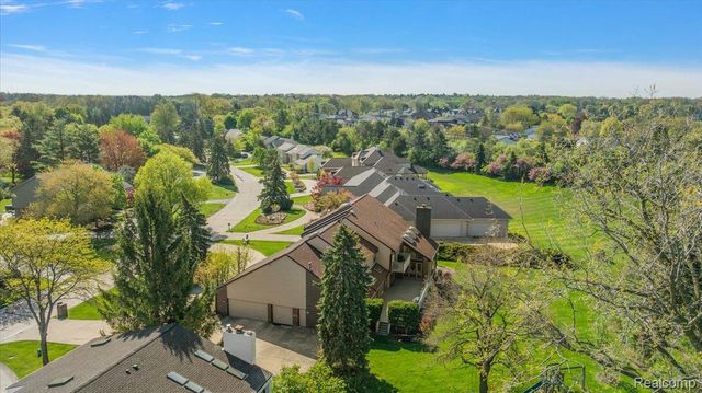 3830 Columbia Drive, Bloomfield Hills, MI 48302