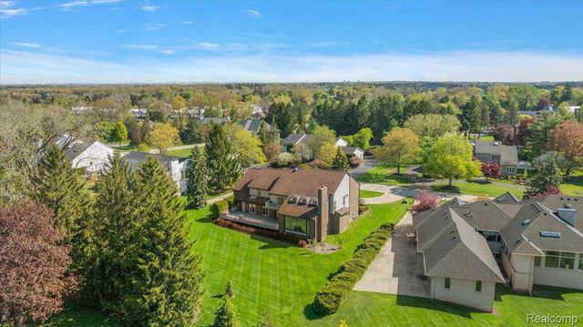 3830 Columbia Drive, Bloomfield Hills, MI 48302