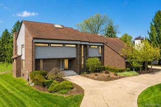 3830 Columbia Drive, Bloomfield Hills, MI 48302