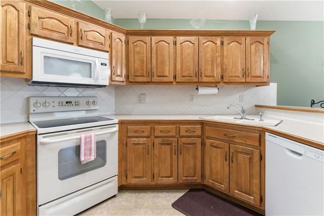 15193 S GREENWOOD Street 2602, Olathe, KS 66062