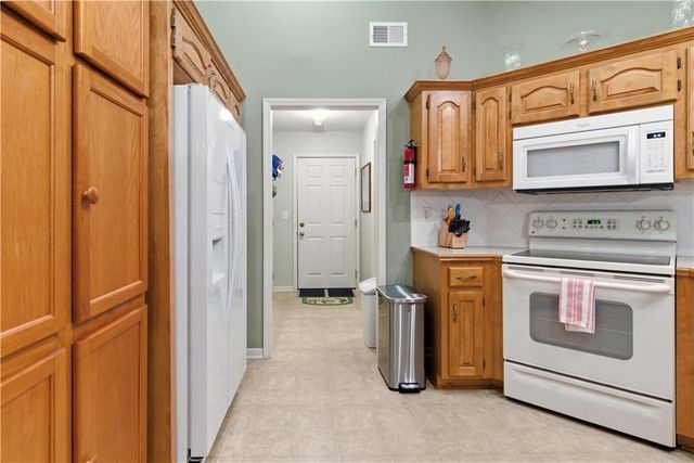 15193 S GREENWOOD Street 2602, Olathe, KS 66062