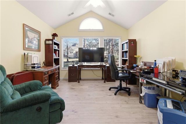 15193 S GREENWOOD Street 2602, Olathe, KS 66062