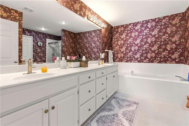 15193 S GREENWOOD Street 2602, Olathe, KS 66062