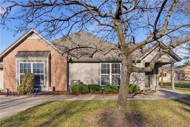 15193 S GREENWOOD Street 2602, Olathe, KS 66062