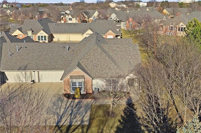 15193 S GREENWOOD Street 2602, Olathe, KS 66062