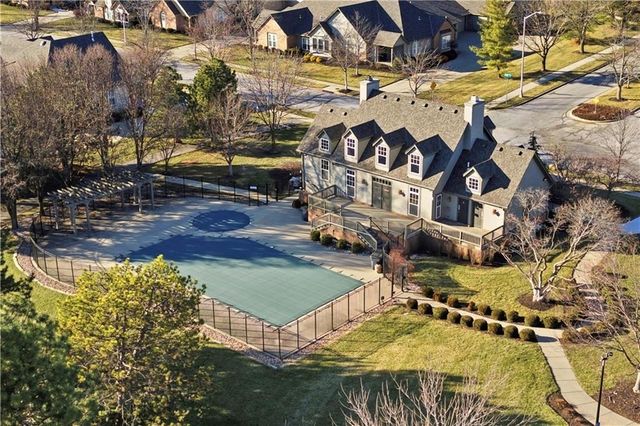 15193 S GREENWOOD Street 2602, Olathe, KS 66062