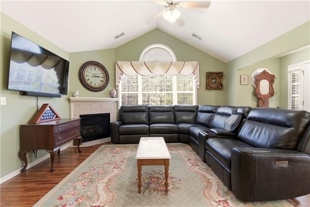 15193 S GREENWOOD Street 2602, Olathe, KS 66062