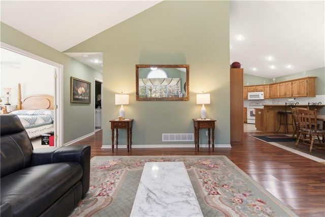 15193 S GREENWOOD Street 2602, Olathe, KS 66062