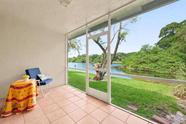 10432 Lake Vista Circle, Boca Raton, FL 33498