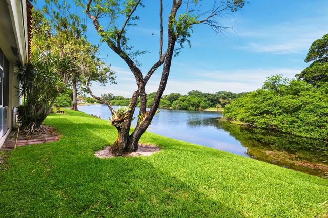 10432 Lake Vista Circle, Boca Raton, FL 33498