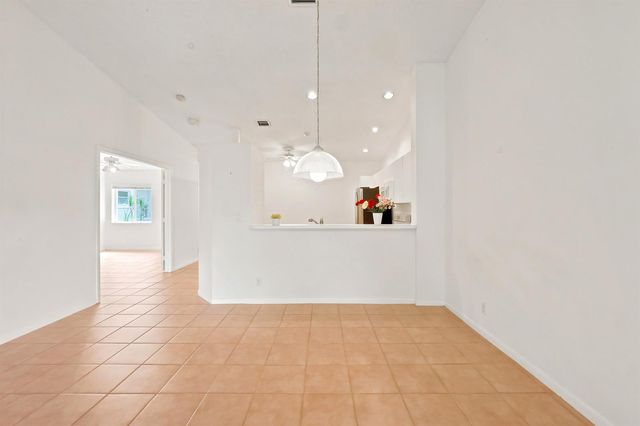 10432 Lake Vista Circle, Boca Raton, FL 33498