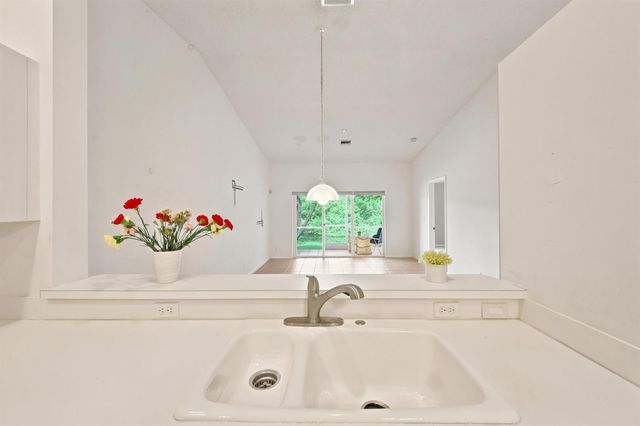 10432 Lake Vista Circle, Boca Raton, FL 33498