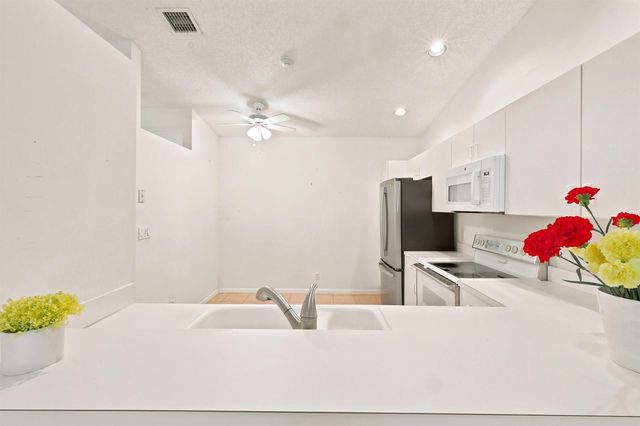 10432 Lake Vista Circle, Boca Raton, FL 33498
