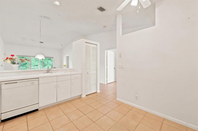 10432 Lake Vista Circle, Boca Raton, FL 33498