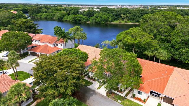 10432 Lake Vista Circle, Boca Raton, FL 33498
