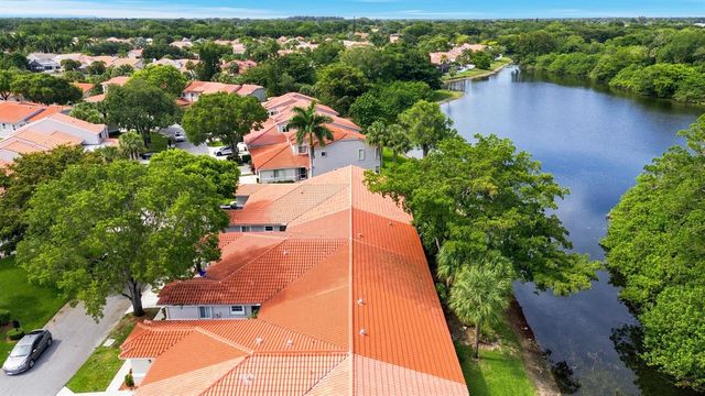 10432 Lake Vista Circle, Boca Raton, FL 33498