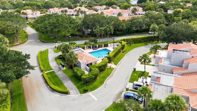 10432 Lake Vista Circle, Boca Raton, FL 33498