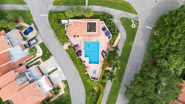 10432 Lake Vista Circle, Boca Raton, FL 33498