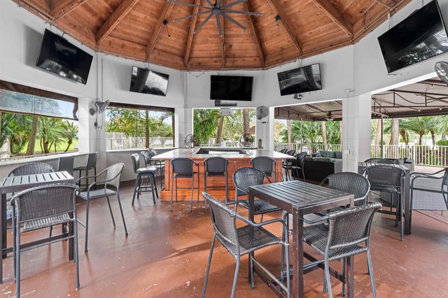 10432 Lake Vista Circle, Boca Raton, FL 33498