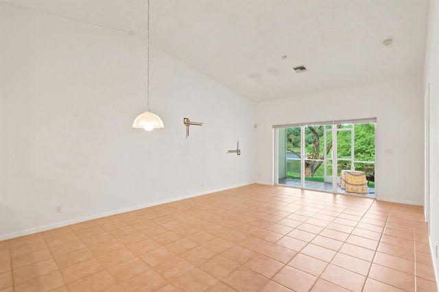 10432 Lake Vista Circle, Boca Raton, FL 33498