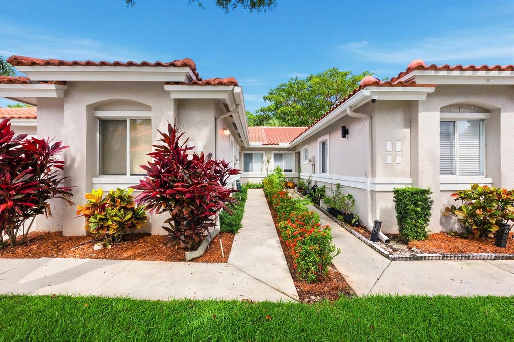 10432 Lake Vista Circle, Boca Raton, FL 33498