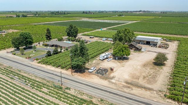 11378 E Dinuba, Selma, CA 93662