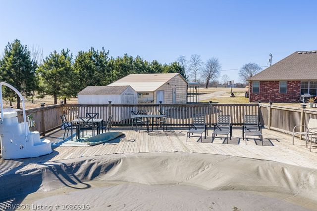1620 N River Road, Lavaca, AR 72941