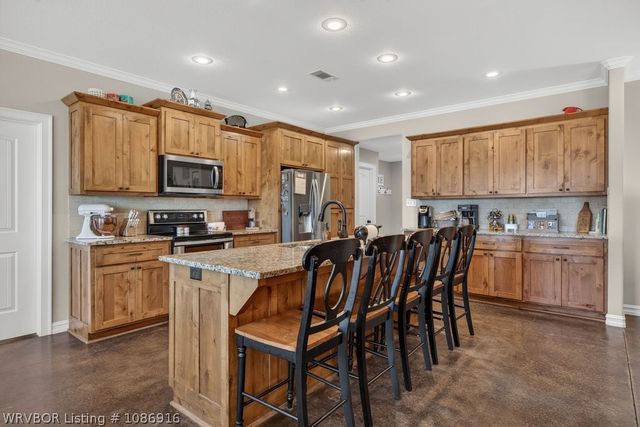 1620 N River Road, Lavaca, AR 72941