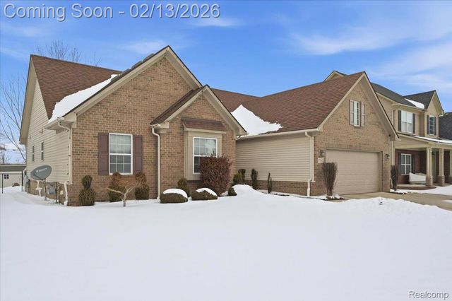 17482 Sunny Crest Drive, Brownstown Charter Township, MI 48174