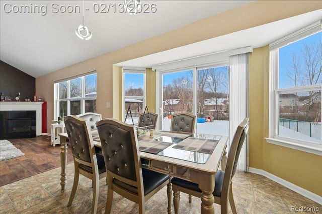 17482 Sunny Crest Drive, Brownstown Charter Township, MI 48174