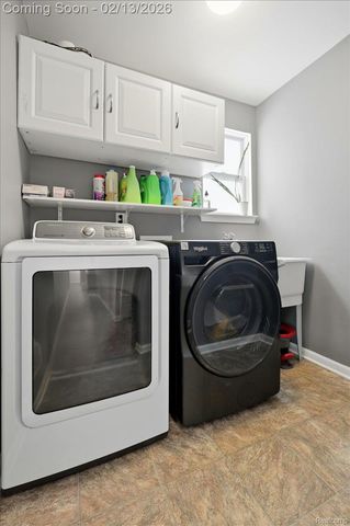 17482 Sunny Crest Drive, Brownstown Charter Township, MI 48174