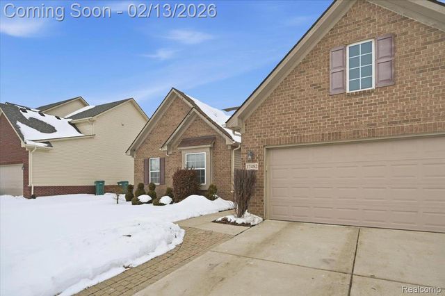 17482 Sunny Crest Drive, Brownstown Charter Township, MI 48174
