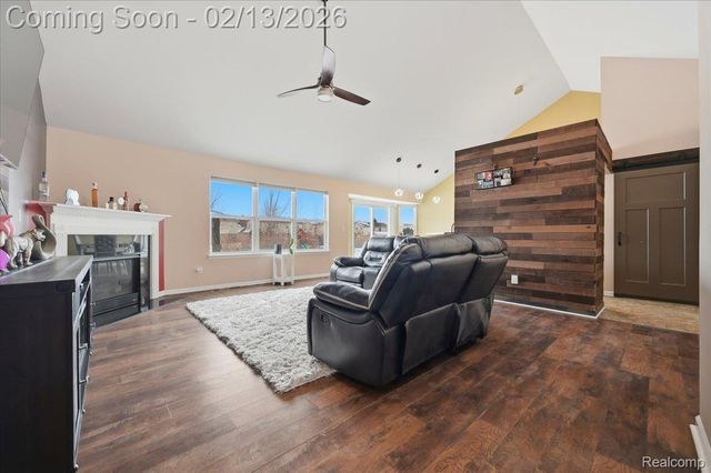 17482 Sunny Crest Drive, Brownstown Charter Township, MI 48174