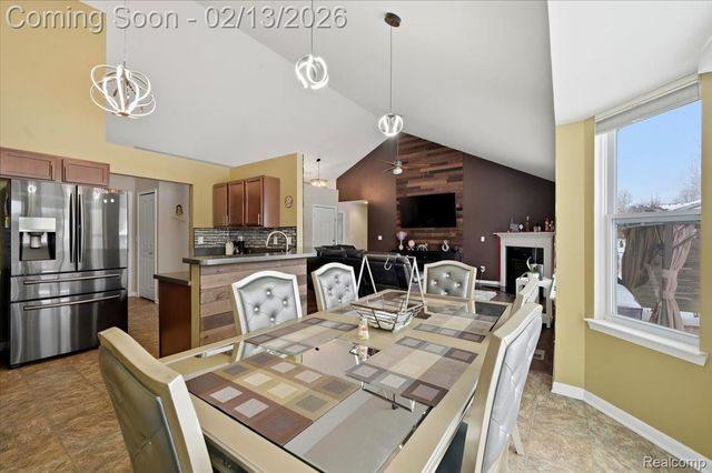 17482 Sunny Crest Drive, Brownstown Charter Township, MI 48174