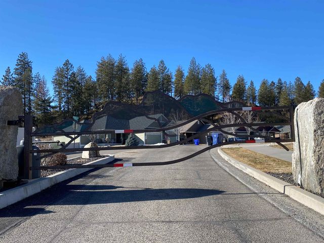 97 E Center Ln, Spokane, WA 99208