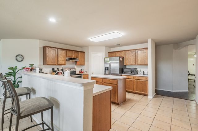 400 Piccadilly Circle, Burleson, TX 76028
