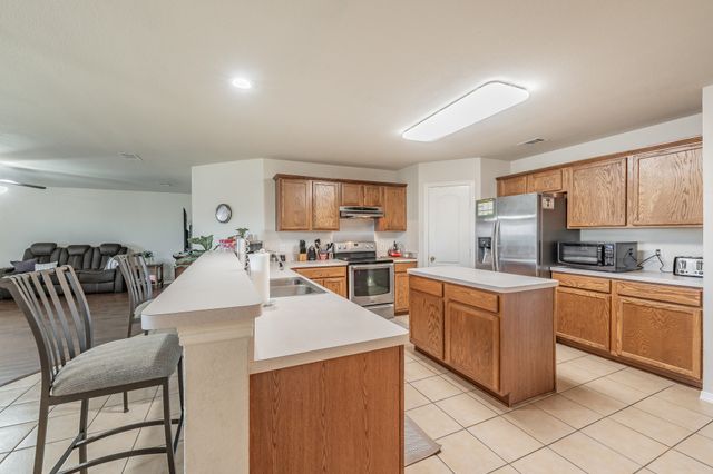 400 Piccadilly Circle, Burleson, TX 76028