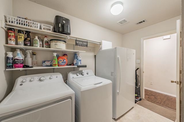 400 Piccadilly Circle, Burleson, TX 76028