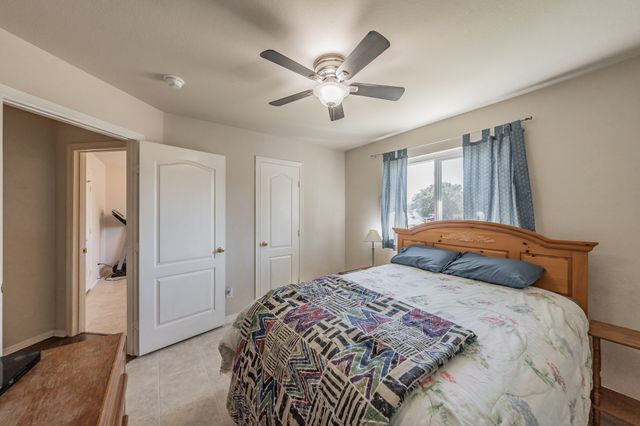 400 Piccadilly Circle, Burleson, TX 76028