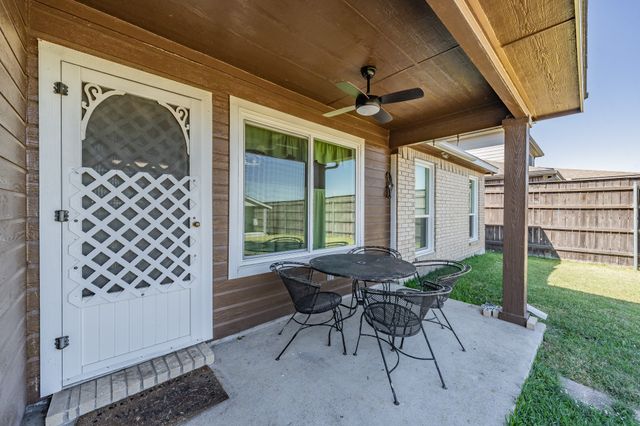 400 Piccadilly Circle, Burleson, TX 76028