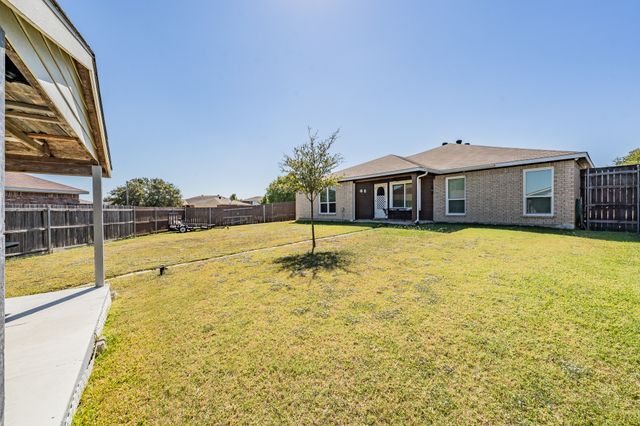400 Piccadilly Circle, Burleson, TX 76028