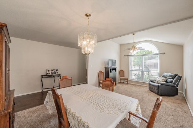 400 Piccadilly Circle, Burleson, TX 76028