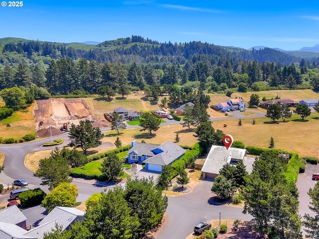 90517 BIRDIE Dr, Warrenton, OR 97146