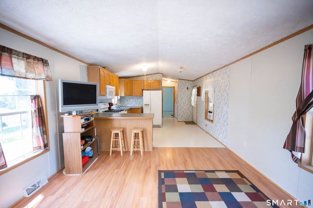55 Mountainview Road, East Hampton, CT 06424
